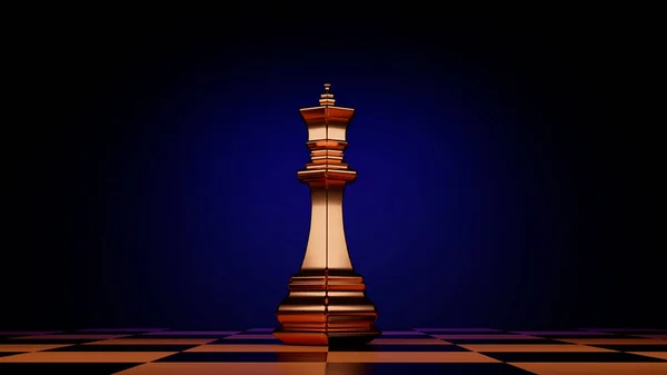 Altın satranç kraliçesi siyah arka planda duruyor, mavi ışık tek parça