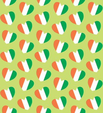 Yeşil arka planda izole edilmiş İrlanda bayrakları düz kalplerin vektörsüz örüntüsüdür.