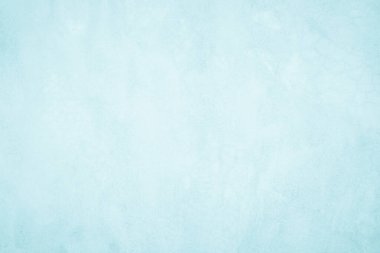 Açık mavi renkli mavi beton duvar, çimento duvar, dizayn için çimento dokusu arkaplan, deniz suyu tek renkli kayrak. Boş mavi beton yüzey desenli. Yaz duvar kağıdında arka plan için Pastel Mavi ve Beyaz beton taş dokusu.