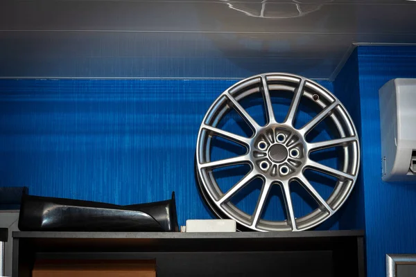 New Light Alloy Aluminum Car Wheel Rims Shelf — Stock Photo, Image