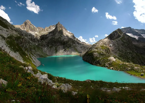 Красивое Альпийское Озеро Клухор Домбае Границе России Абхазии — стоковое фото