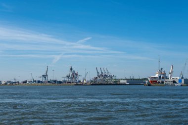 Hollanda, Rotterdam Limanı 'nda hareketlilik