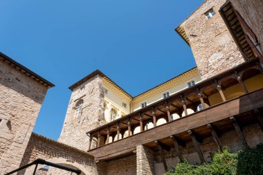 İtalya, Umbria, Spello antik şehrinin eski sokakları.