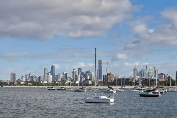 Several Boats Docked Front Melbourne Skyline Kilda Pier — Stock Photo, Image