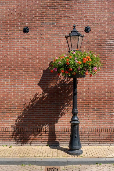 Lampa Retro Vintage Latarnia Wykonana Jest Żeliwa Historyczne Oświetlenie Ulicy — Zdjęcie stockowe