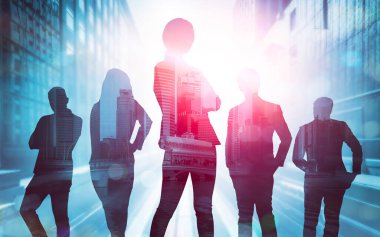 Birçok iş adamının soyut görüntüsü şehrin arka planında bir arada.