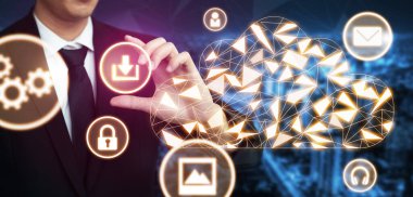 Küresel veri paylaşımı için bulut hesaplama teknolojisi ve çevrimiçi veri depolama.