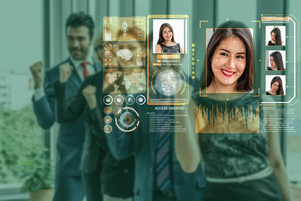 Yüz tanıma teknolojisi taraması yapın ve insanların kimlik tespiti için yüzleştiklerini tespit edin. — Stok fotoğraf