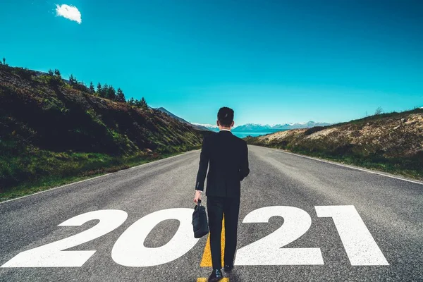 2021 Yeni Yıl Yolculuğu ve Gelecek Vizyon Konsepti