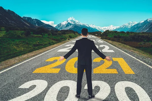 The 2021 New Year journey and future vision concept — Stock Photo, Image