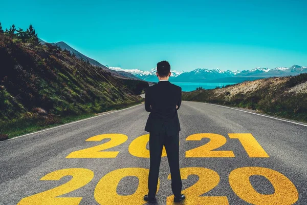 The 2021 New Year journey and future vision concept — Stock Photo, Image