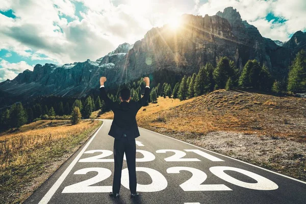 A jornada de Ano Novo 2021 e o conceito de visão futura — Fotografia de Stock