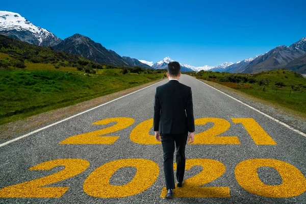 El viaje de Año Nuevo 2021 y el concepto de visión futura —  Fotos de Stock