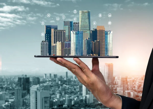 Fortschrittliche Kommunikation und globale Internetanbindung in der Smart City — Stockfoto