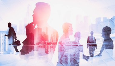 Birçok iş adamının soyut görüntüsü şehrin arka planında bir arada.