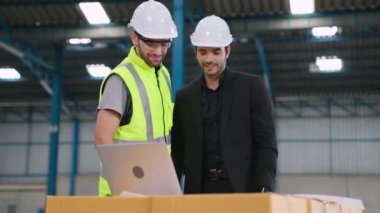 Başarılı iş ortağı tokalaşması proje başarısını gösteriyor .