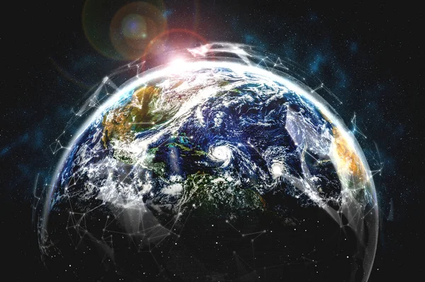 Globalne połączenie sieciowe obejmujące ziemię z liniami innowacyjnego postrzegania — Zdjęcie stockowe