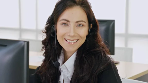 Business people wearing headset working in office — Stock Photo, Image