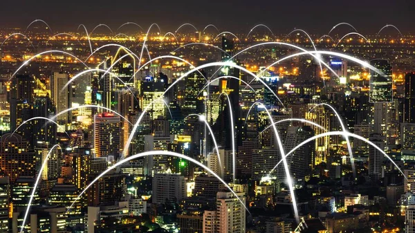 Smart digital city con globalizzazione grafica astratta che mostra la rete di connessione — Foto Stock