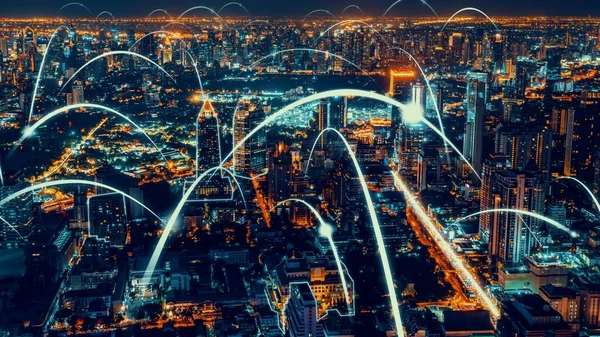 Smart digital city con globalizzazione grafica astratta che mostra la rete di connessione — Foto Stock