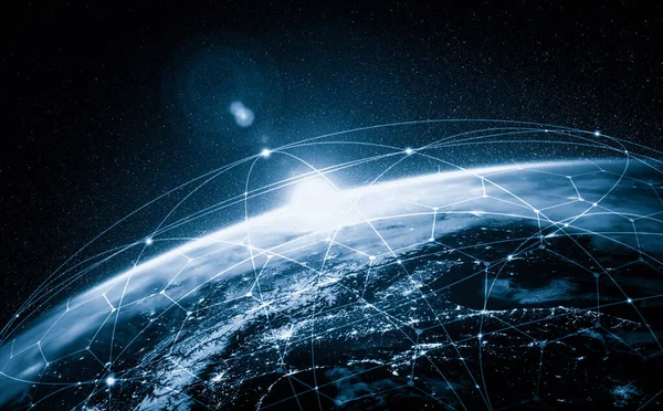 Global nätverksanslutning som täcker jorden med innovativa uppfattningar — Stockfoto