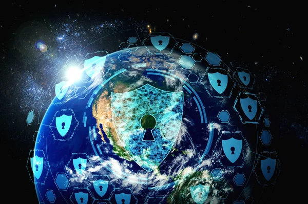 Tecnología de seguridad cibernética y protección de datos en línea en percepción innovadora — Foto de Stock