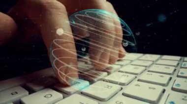 İş verilerinin analitik modernizasyonunun grafiği üzerinde çalışan adam