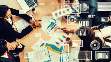 Kurumsal personel toplantısında iş adamlarının yaratıcı görüntüsü