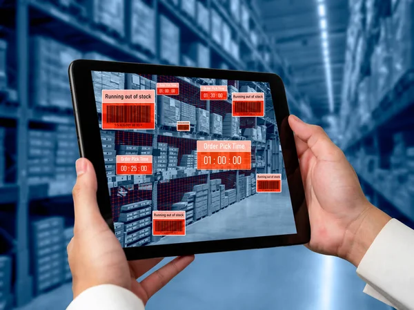 Smart warehouse management system using augmented reality technology — Stock Photo, Image