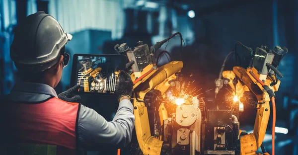 Smarta robotarmar för digital fabriksteknik — Stockfoto
