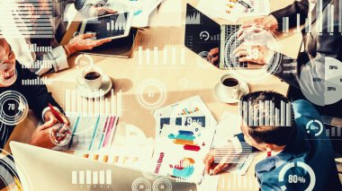 Kurumsal personel toplantısında iş adamlarının yaratıcı görüntüsü