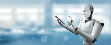 Robot insanımsı gelecekteki ofiste cep telefonu veya tablet kullan