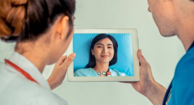 Sanal hasta sağlığı sohbetleri için doktor teletıp hizmeti çevrimiçi video