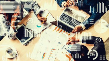 Kurumsal personel toplantısında iş adamlarının yaratıcı görüntüsü