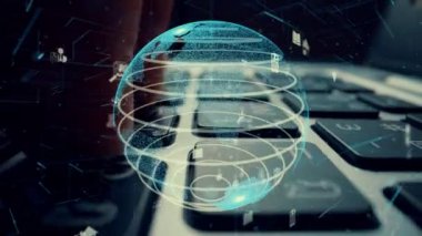 İnternet ağı modernizasyonu grafikli bilgisayar klavyesi üzerinde çalışan adam