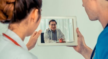 Sanal hasta sağlığı sohbetleri için doktor teletıp hizmeti çevrimiçi video