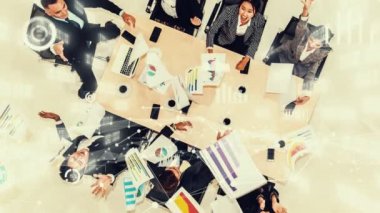 Kurumsal personel toplantısında iş adamlarının yaratıcı görüntüsü