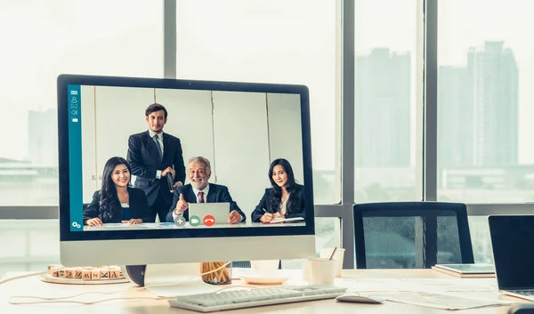 Reunião de pessoas de negócios de chamadas de vídeo em local de trabalho virtual ou escritório remoto — Fotografia de Stock