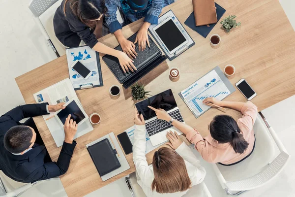 Ofis Odasında Grup Toplantısı.