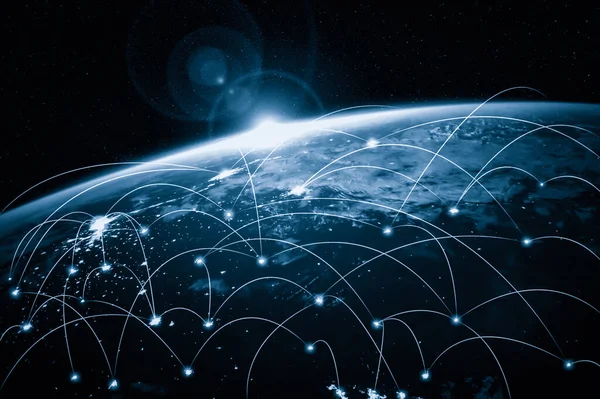 Conexión de red global que cubre la tierra con líneas de percepción innovadora —  Fotos de Stock