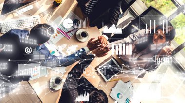 Kurumsal personel toplantısında iş adamlarının yaratıcı görüntüsü