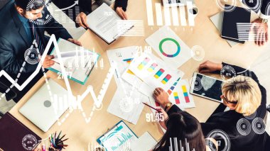 Kurumsal personel toplantısında iş adamlarının yaratıcı görüntüsü