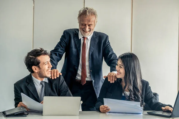 Gente de negocios, gerente y empleado en la reunión. —  Fotos de Stock