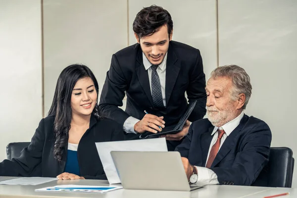 Gente de negocios, gerente y empleado en la reunión. —  Fotos de Stock