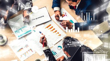 Kurumsal personel toplantısında iş adamlarının yaratıcı görüntüsü