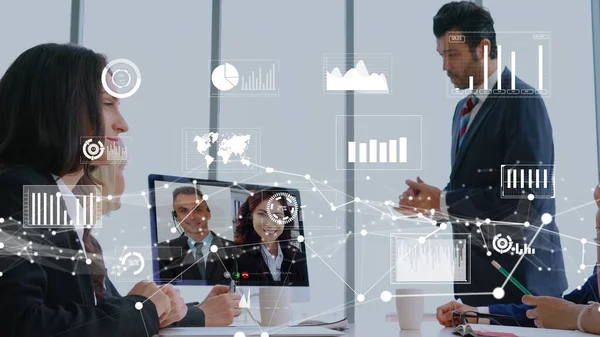 Kreatív vizuális kép az üzletemberekről egy vállalati személyzeti értekezleten videohíváson — Stock Fotó