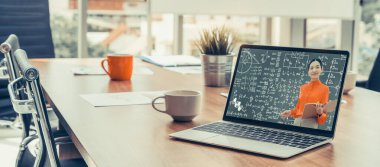 Öğrenci ve Üniversite Konsepti için E-öğrenim ve Çevrimiçi Eğitim.