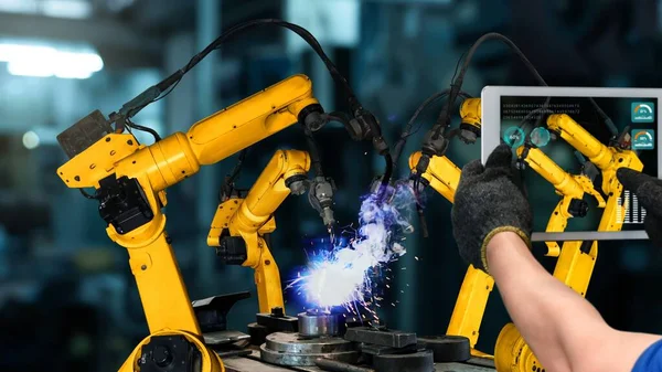 スマート産業ロボットアーム革新的な工場技術の近代化 — ストック写真