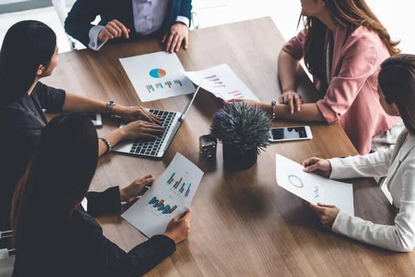 Businesswomen in Meeting, Laptop Computer on Table — Stock Photo, Image