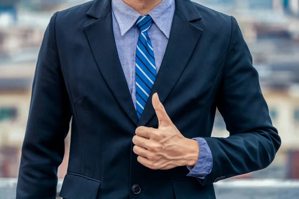 Corpo de homem de negócios vestindo terno comercial formal. — Fotografia de Stock